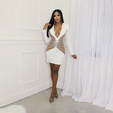 Rochie bandage cu decolteu și pietricele, albă