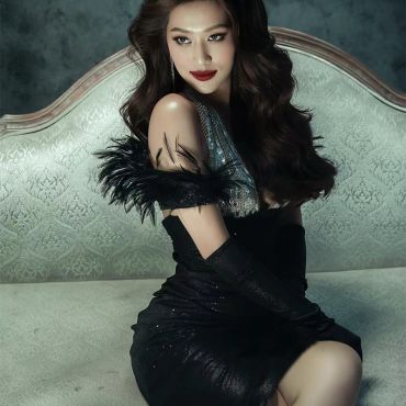 Rochie bandage cu paiete si manusi