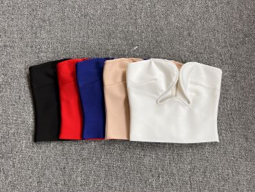 Top bandage, negru, cu decolteu inima